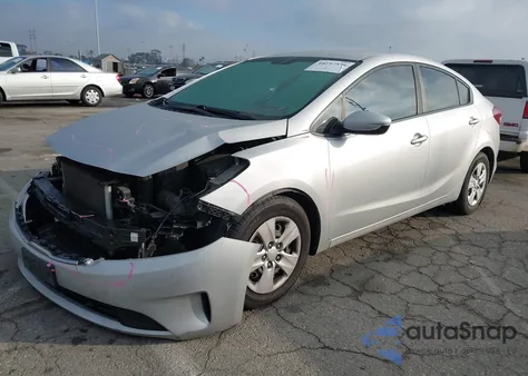 2017 Kia Forte Lx z USA, uszkodzony, nr VIN 3KPFK4A73HE098998